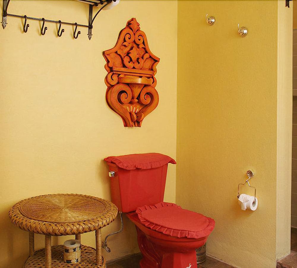 image-housing-carousel