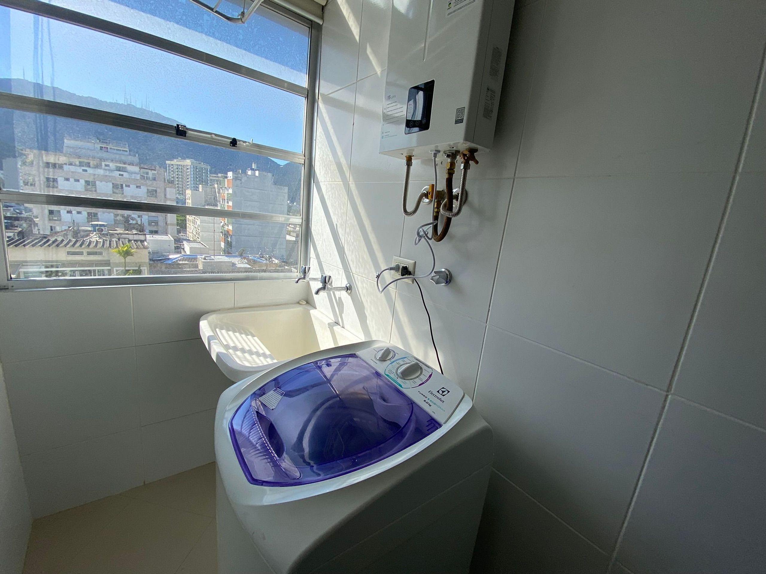 image-housing-carousel