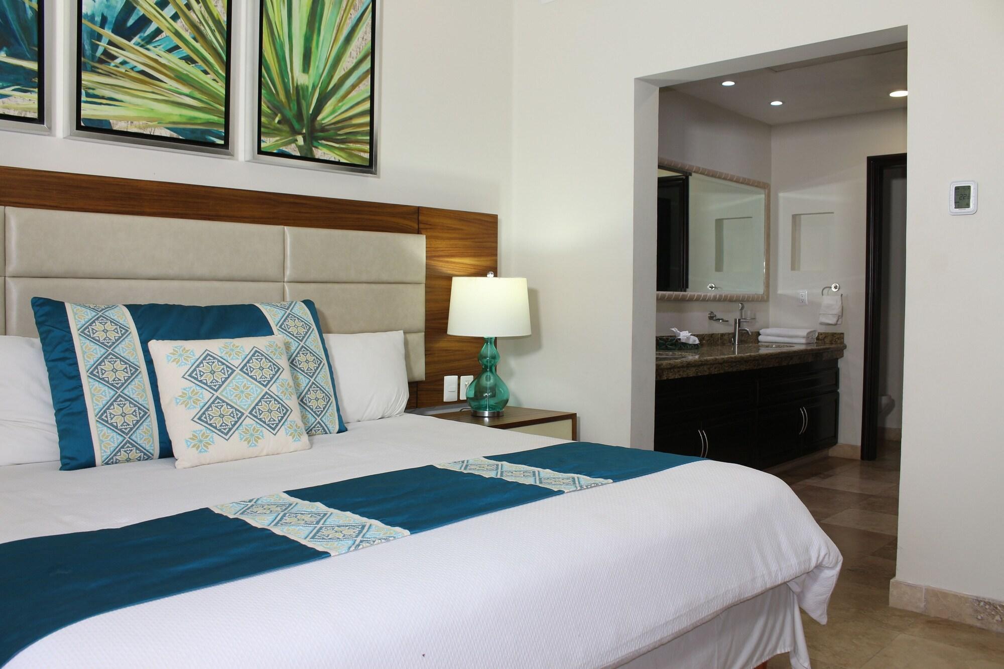 2 Queen Junior Suite Ocean Front