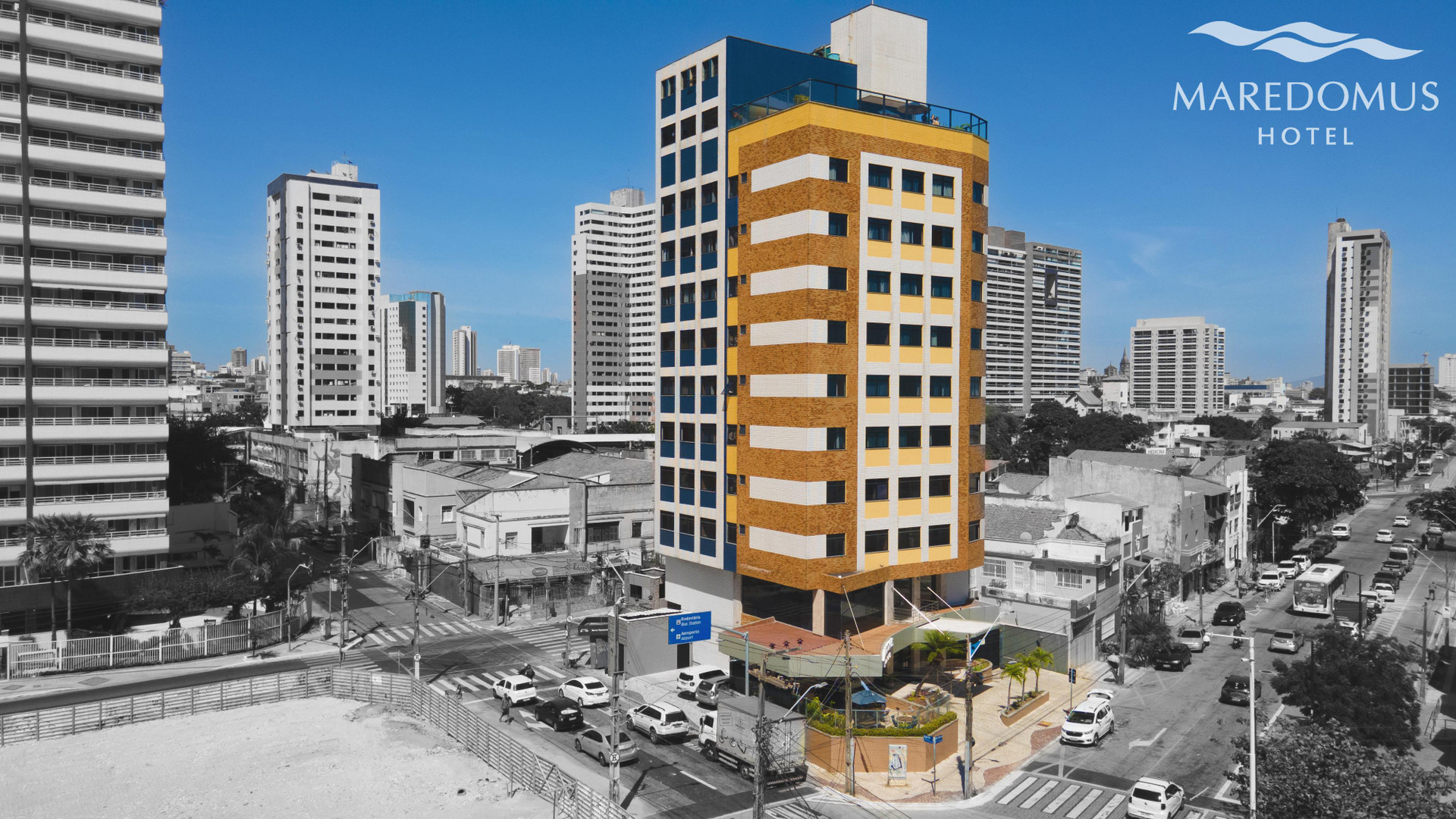 image-housing-carousel