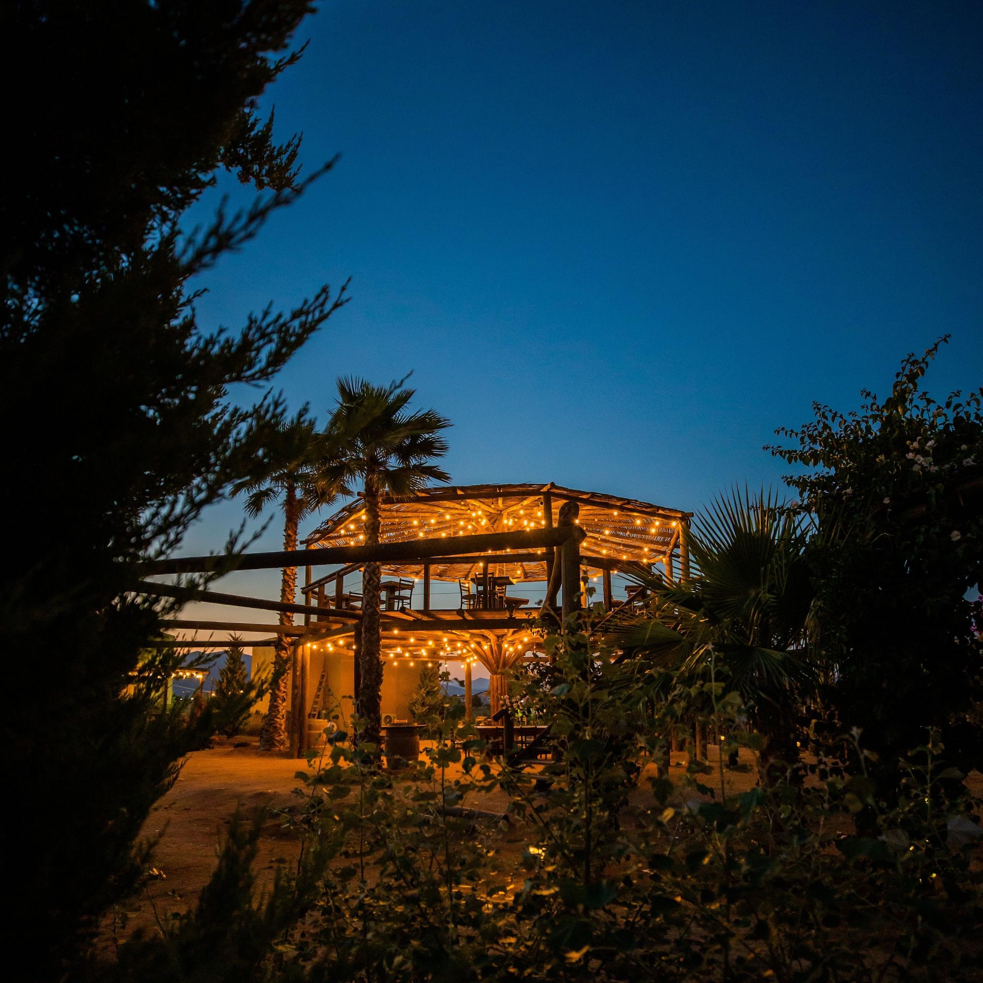 image-housing-carousel