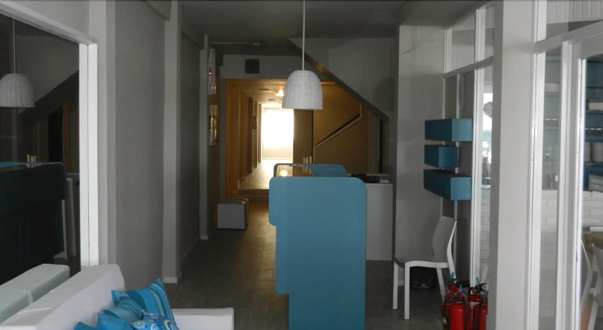 image-housing-carousel