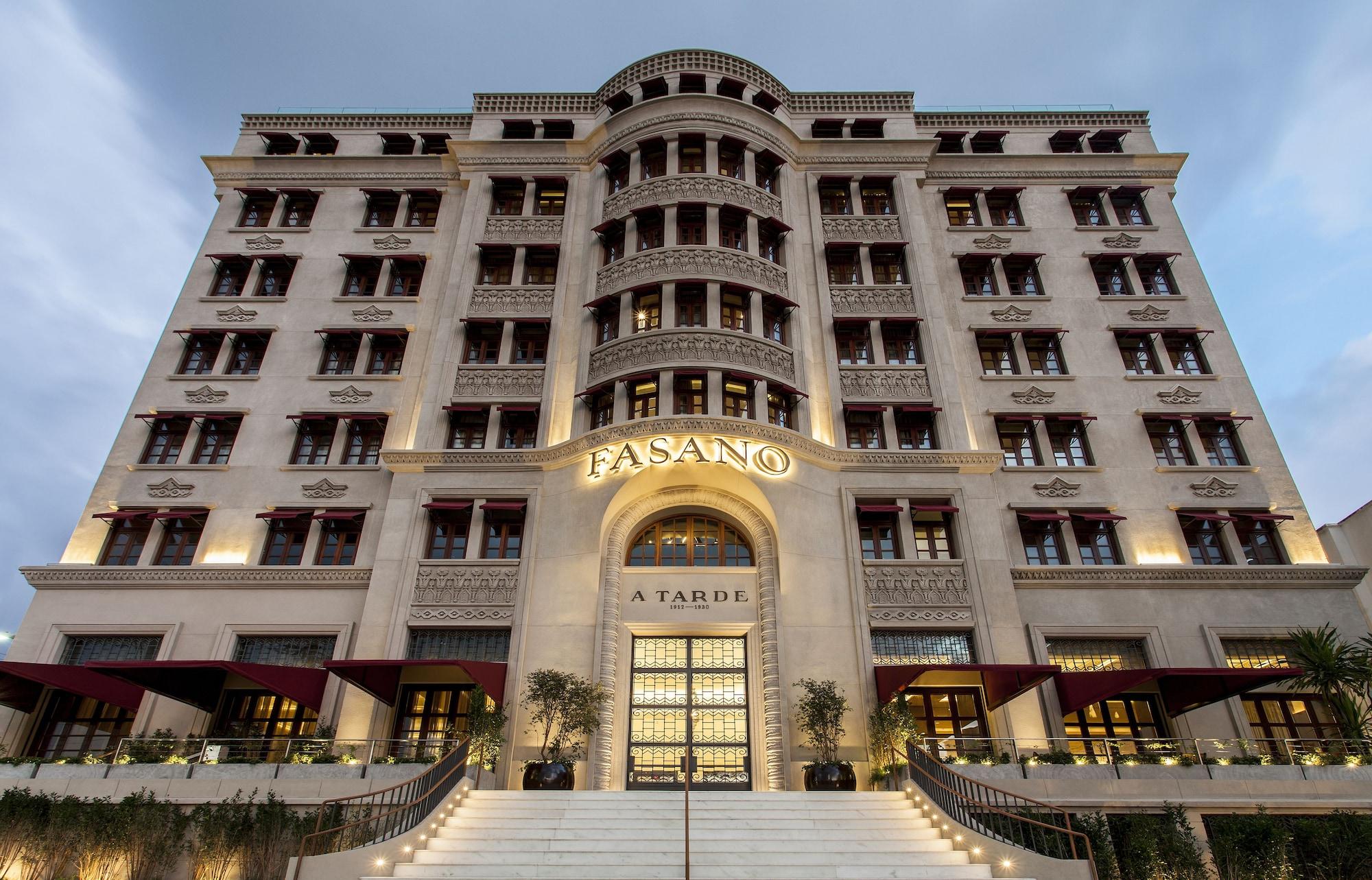 image-housing-carousel