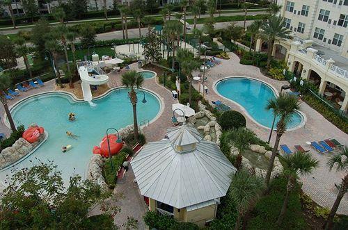 image-housing-carousel