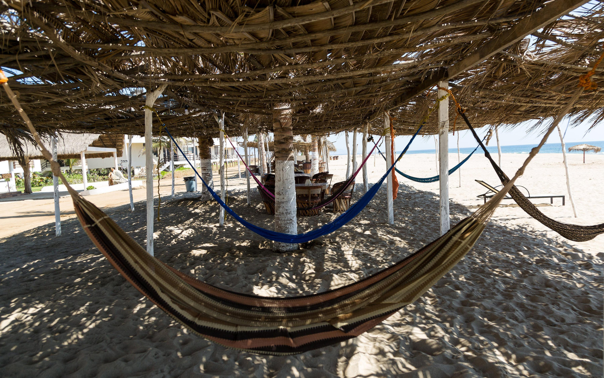 image-housing-carousel
