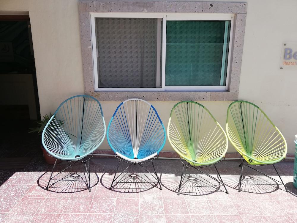 image-housing-carousel
