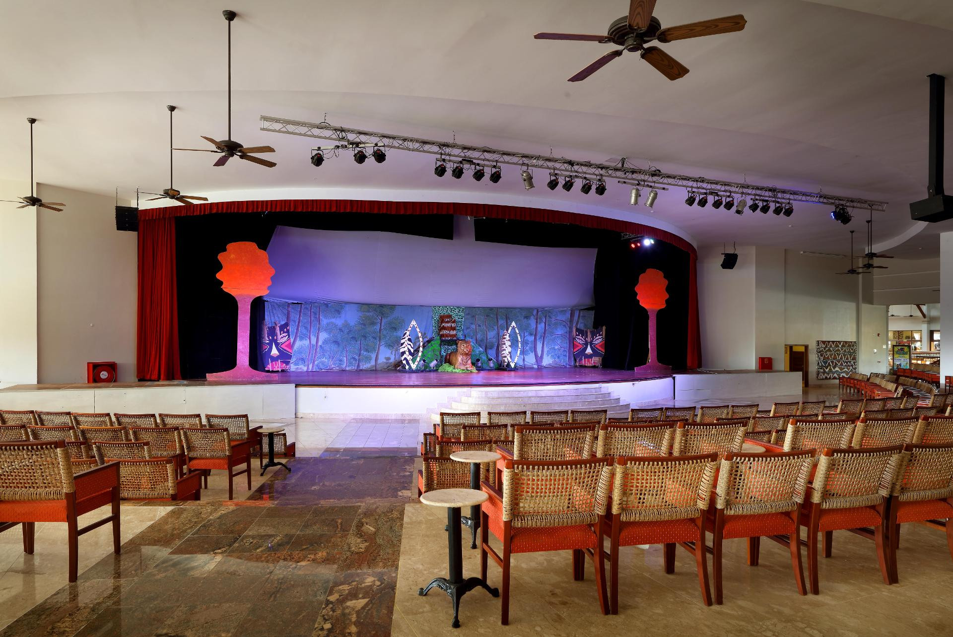 image-housing-carousel