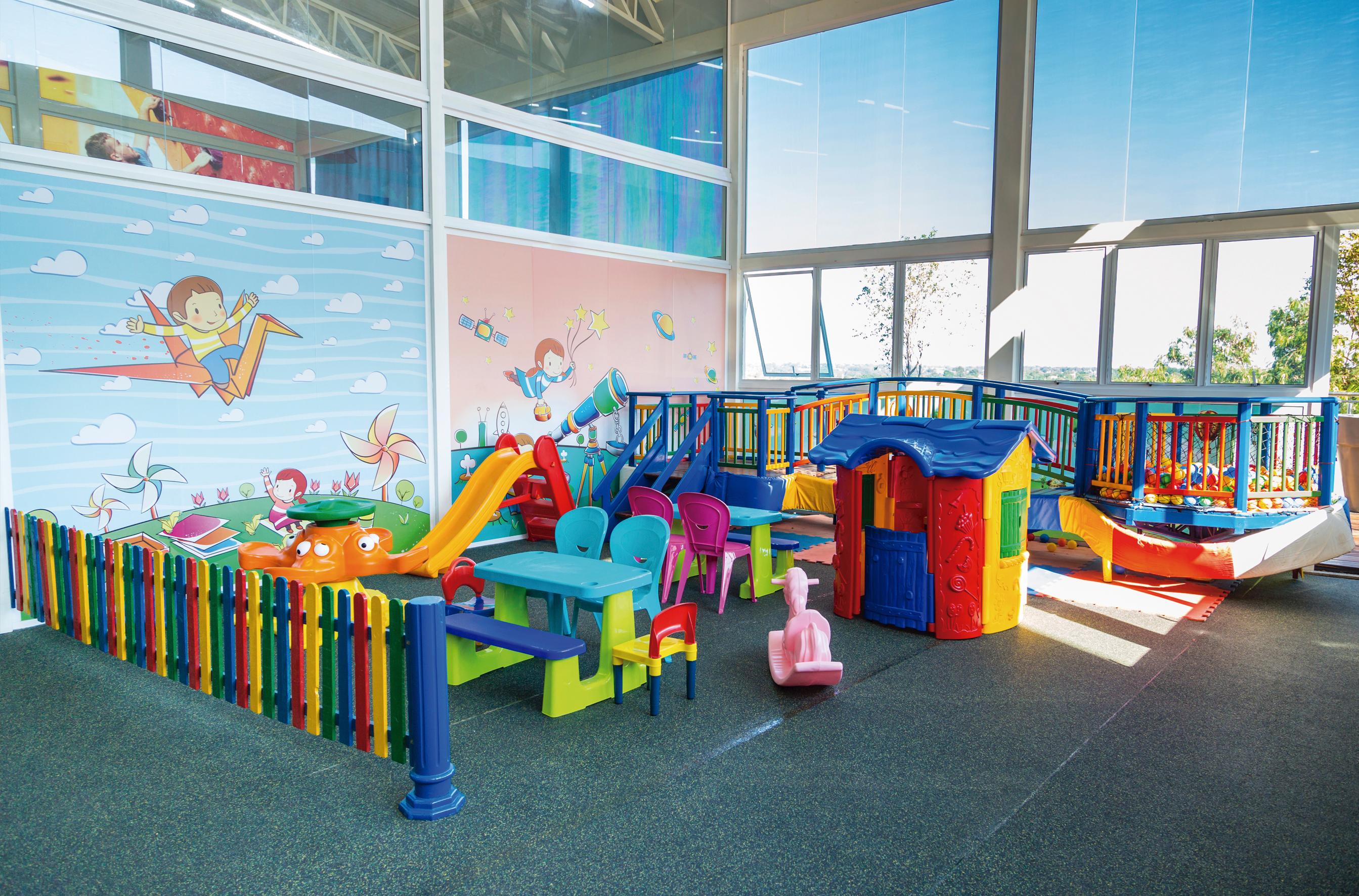image-housing-carousel
