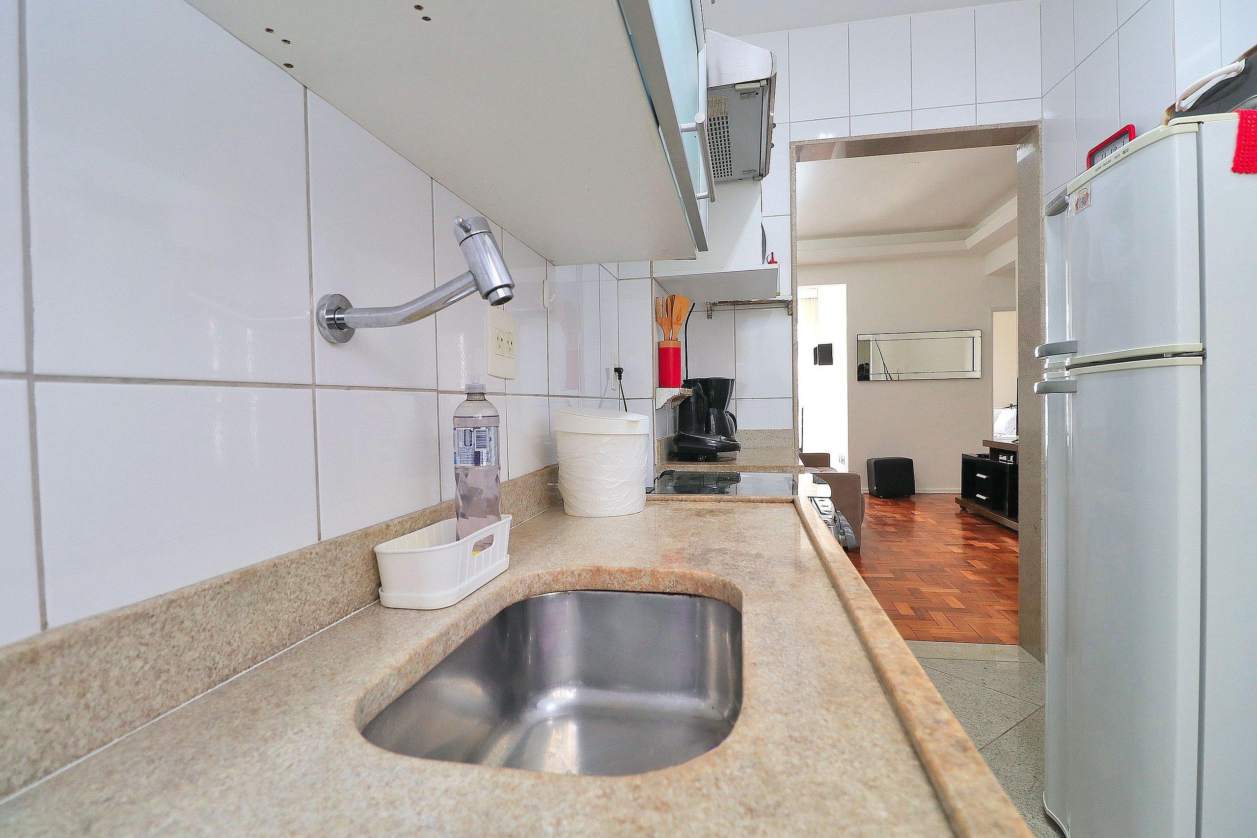 image-housing-carousel