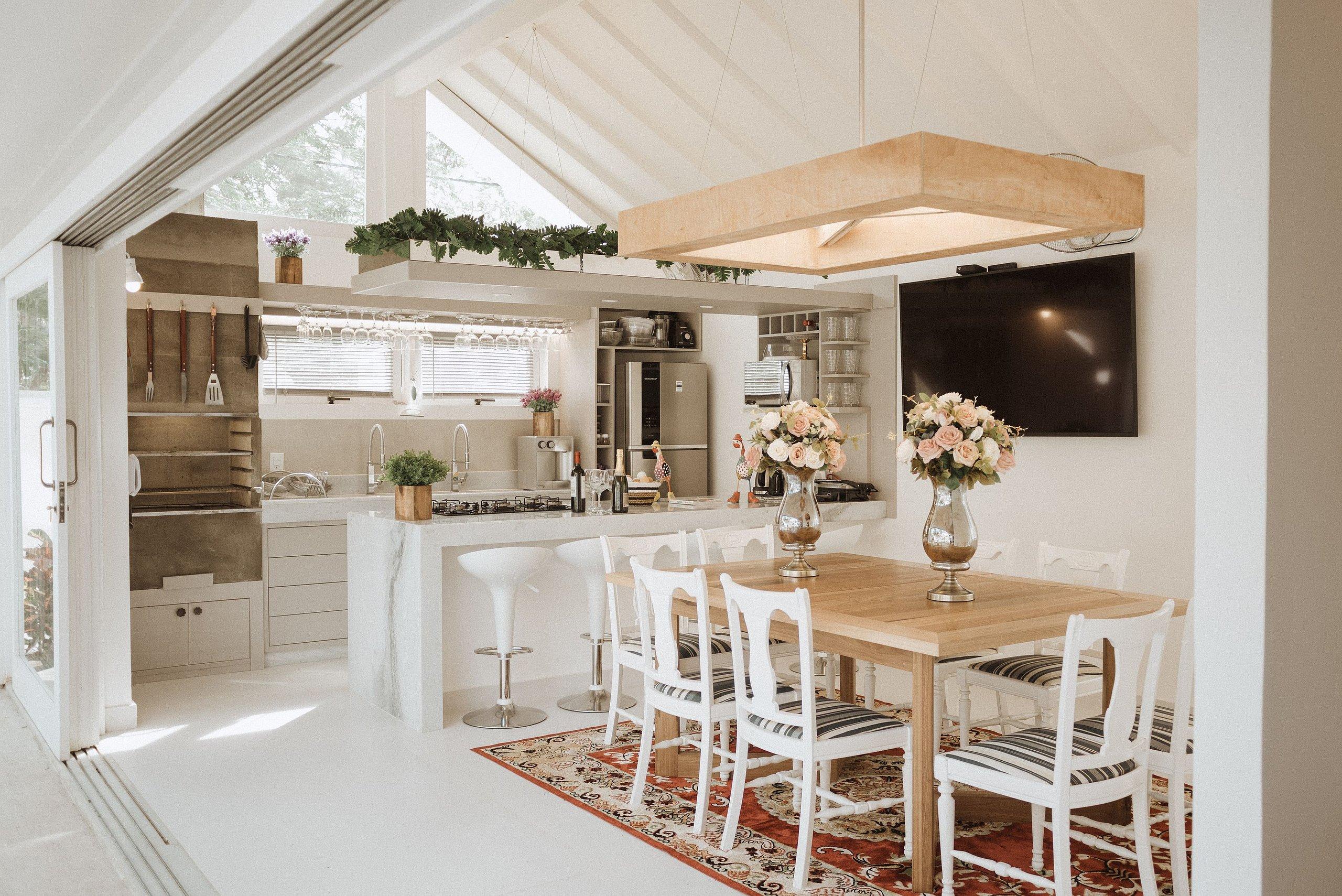 image-housing-carousel