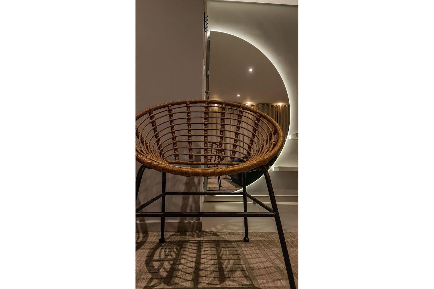 image-housing-carousel