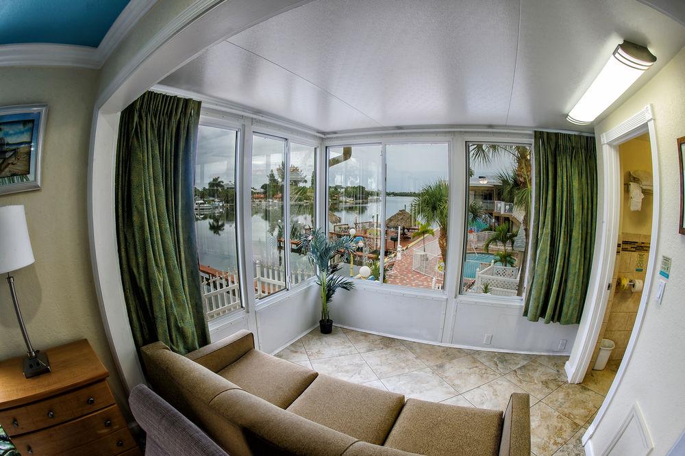 image-housing-carousel