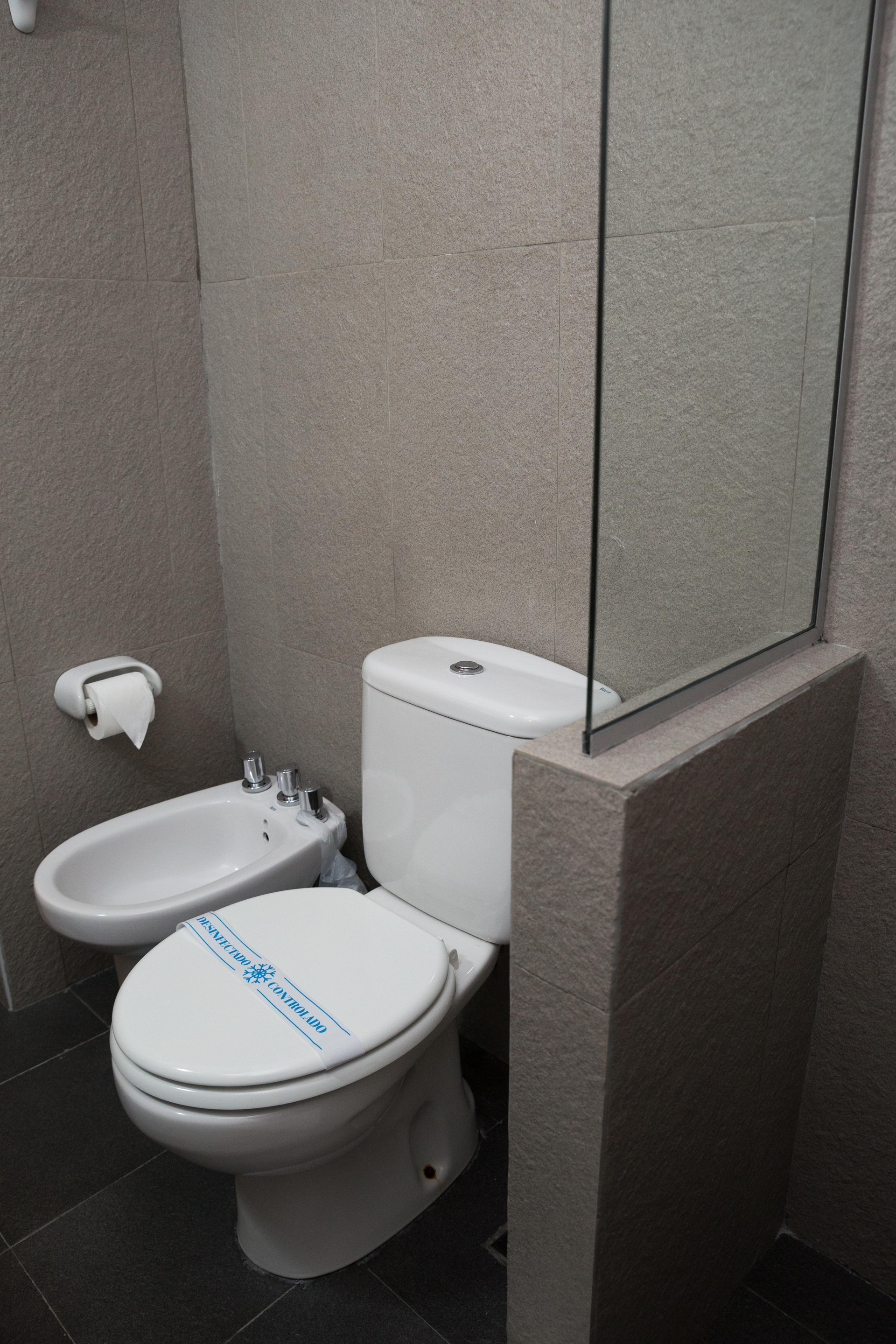 image-housing-carousel