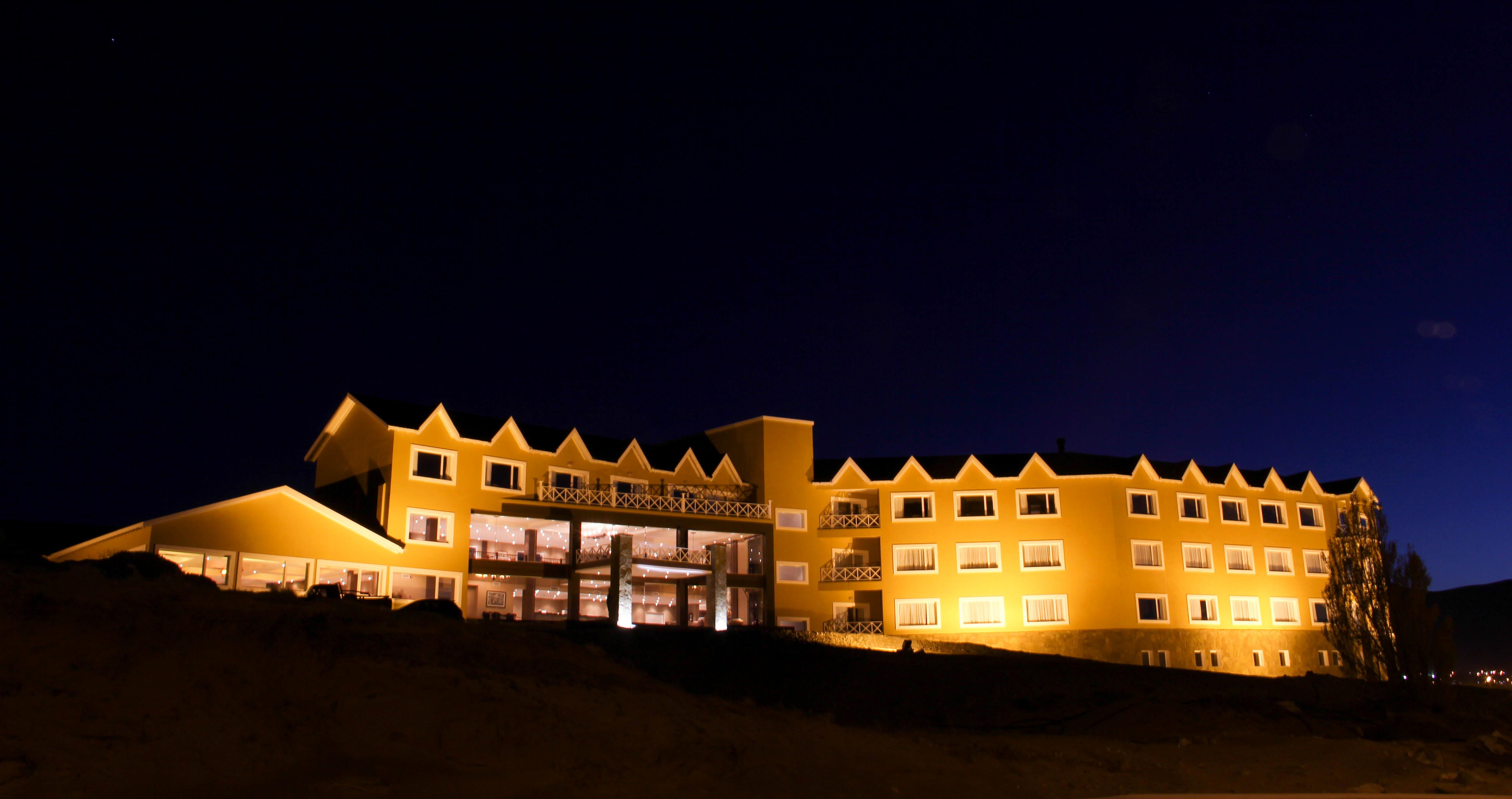 image-housing-carousel