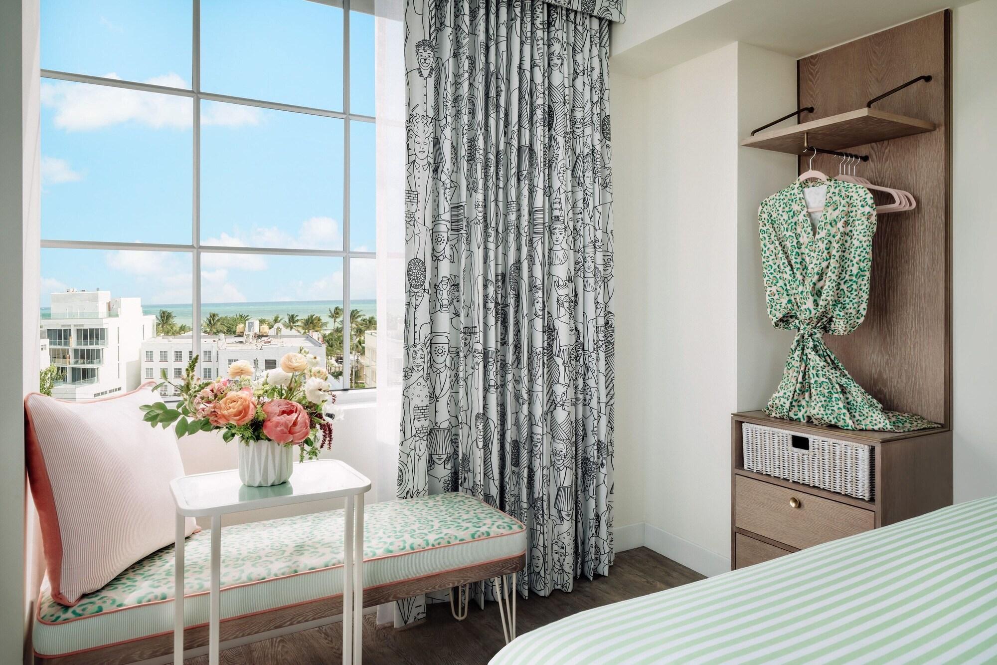 image-housing-carousel