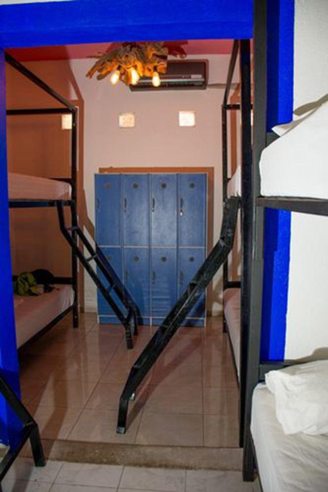image-housing-carousel