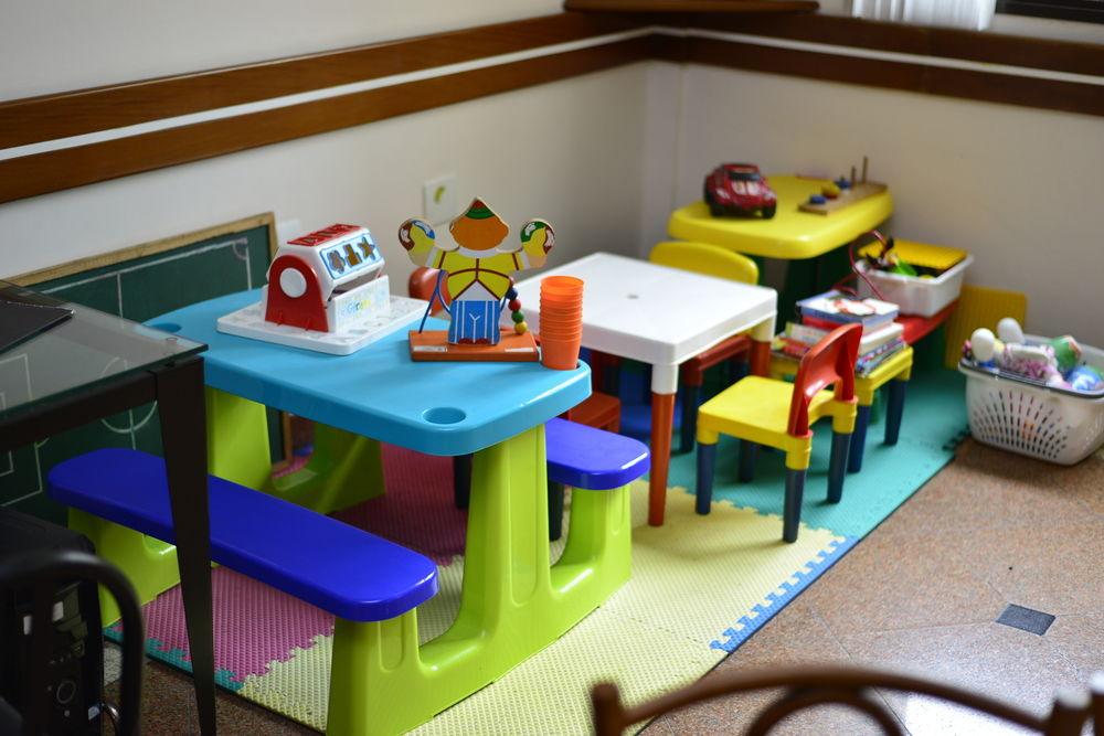 image-housing-carousel