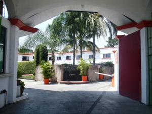 image-housing-carousel