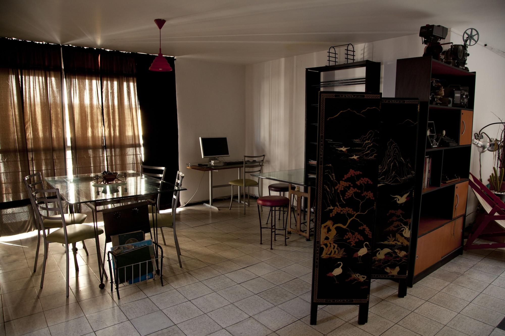 image-housing-carousel