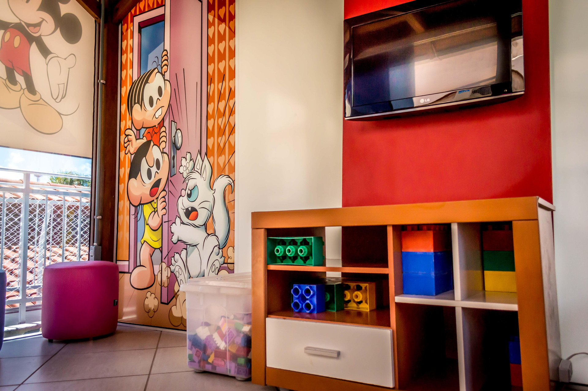image-housing-carousel