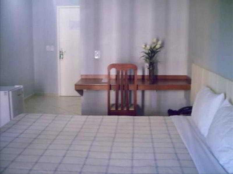 image-housing-carousel