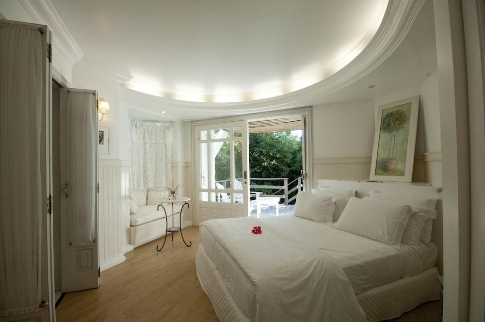 image-housing-carousel