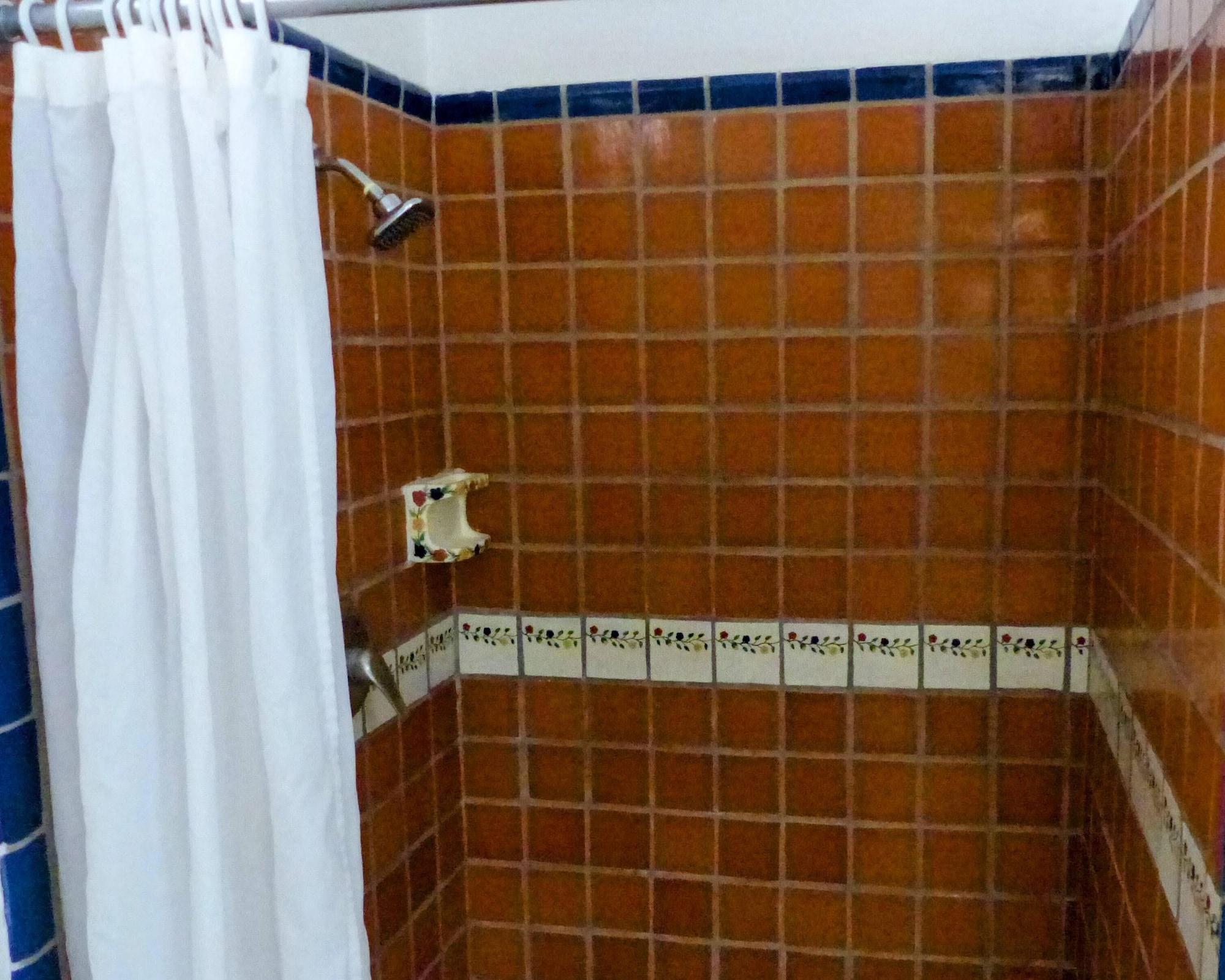 Habitación doble básica, 2 camas dobles, aire acondicionado, torre