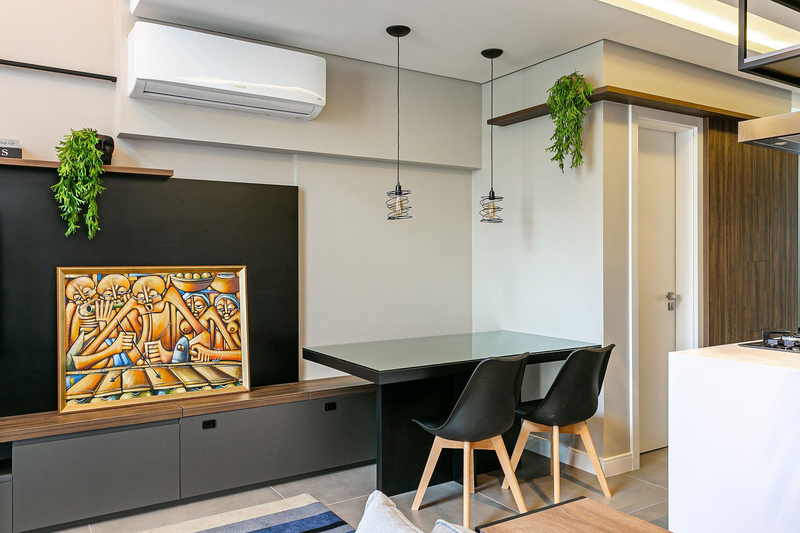image-housing-carousel