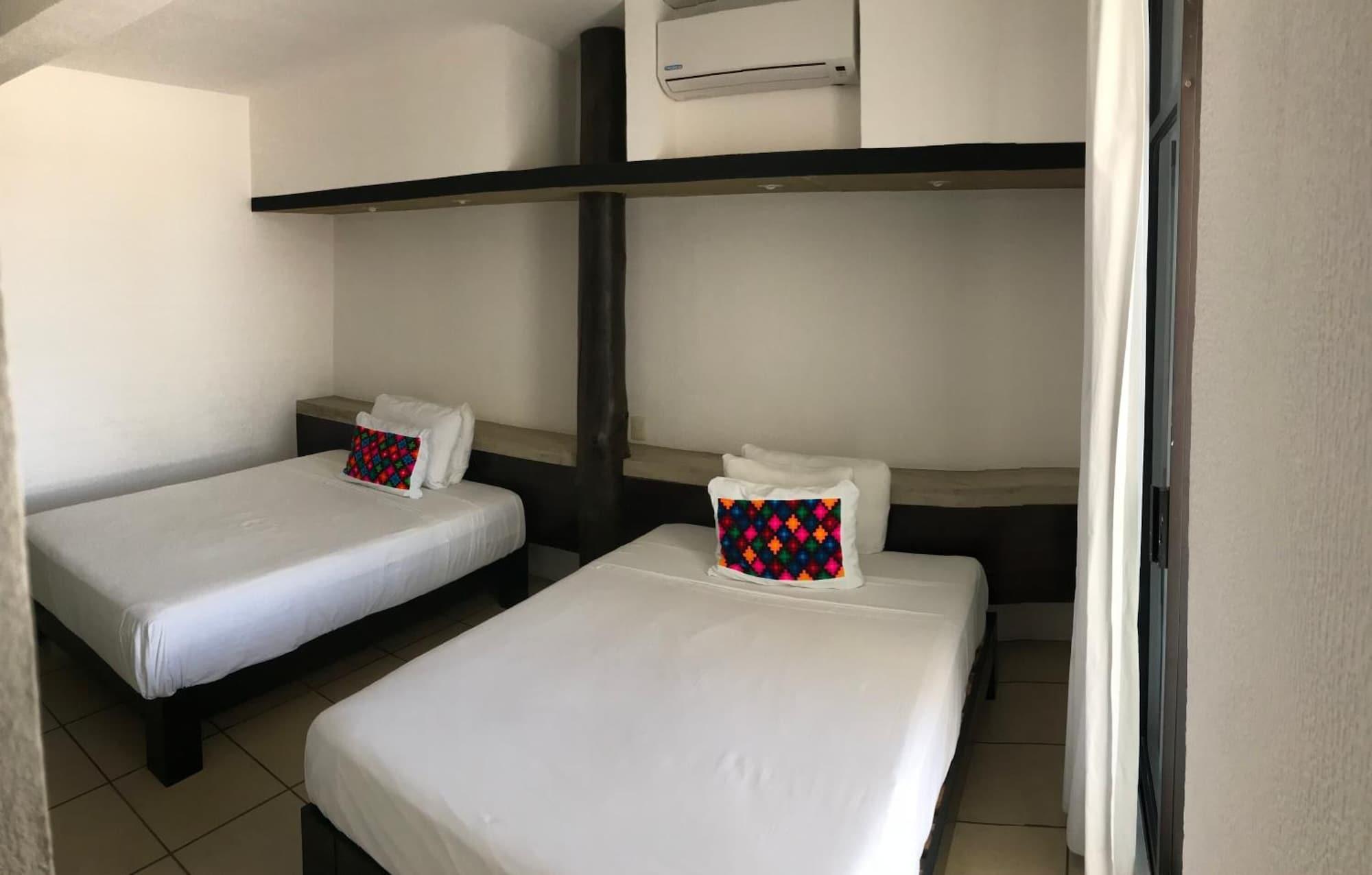 Hotel Maya Rue 6