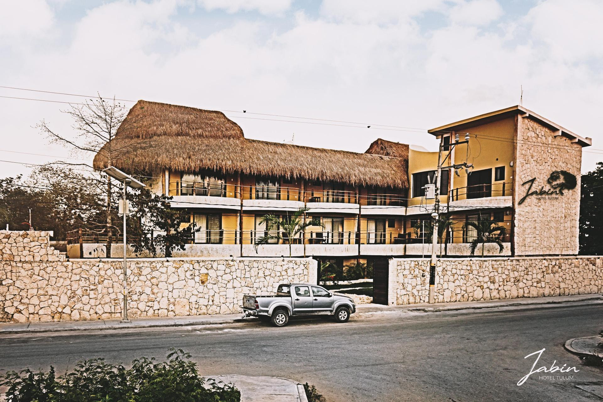 image-housing-carousel