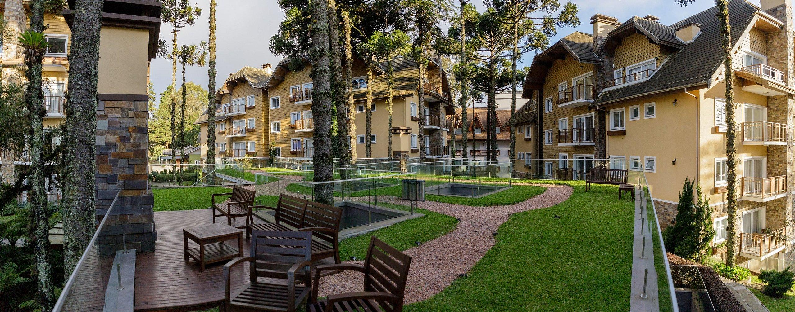 image-housing-carousel