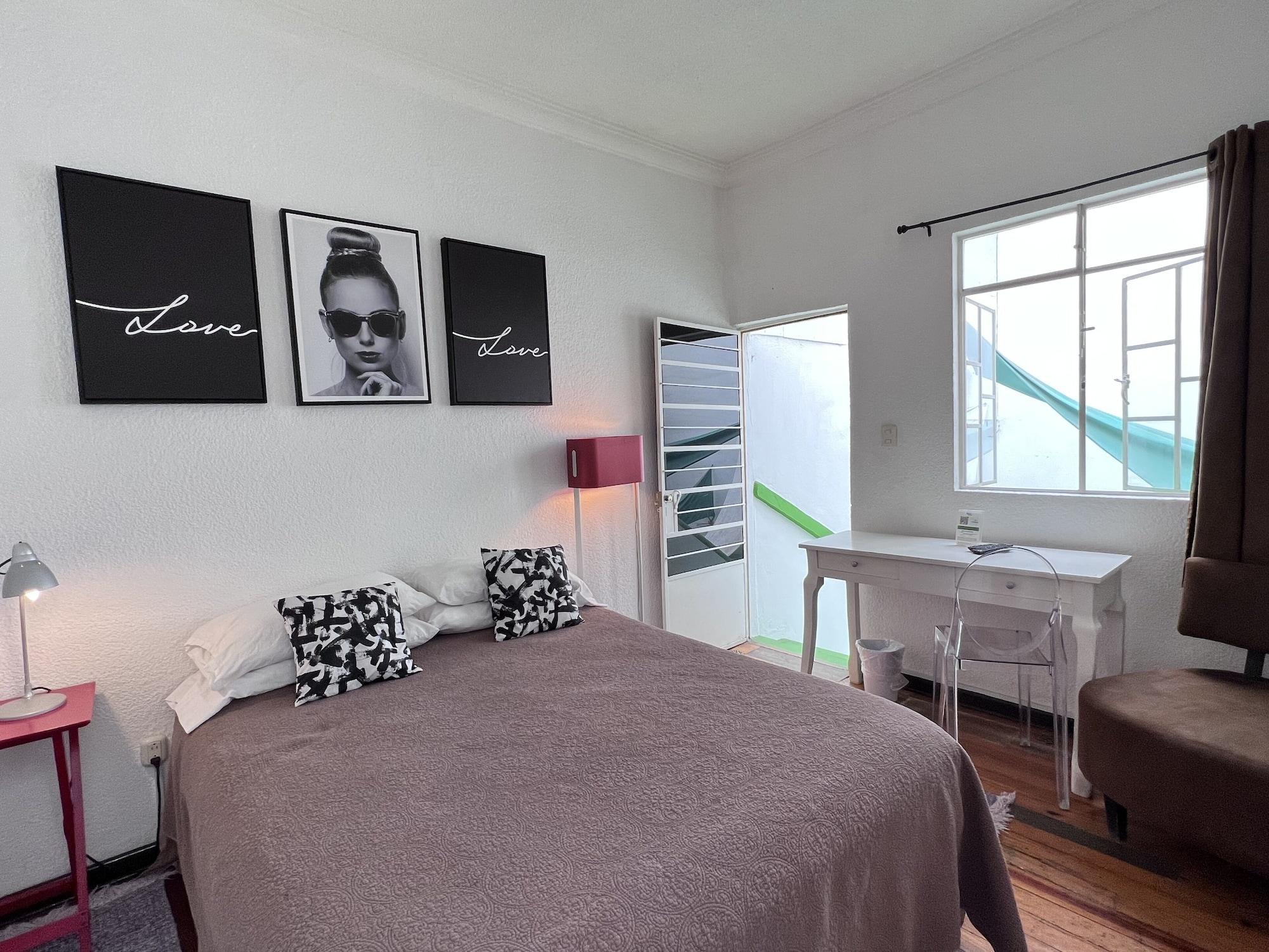Distrito Condesa Rooms and Studios 3