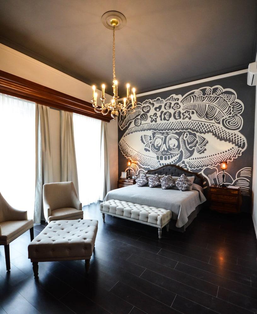 image-housing-carousel