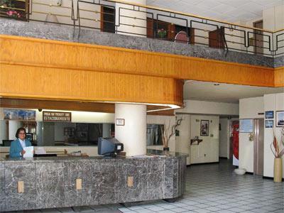 image-housing-carousel