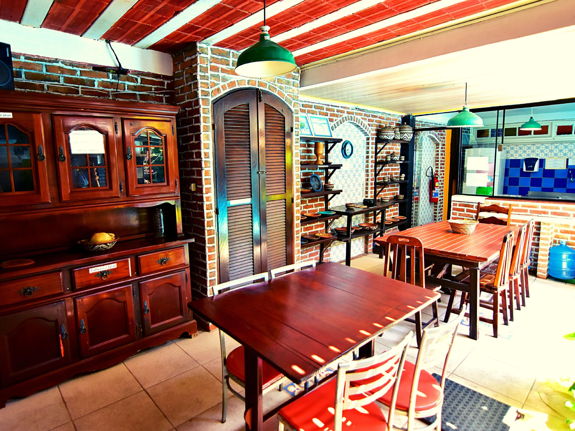 image-housing-carousel