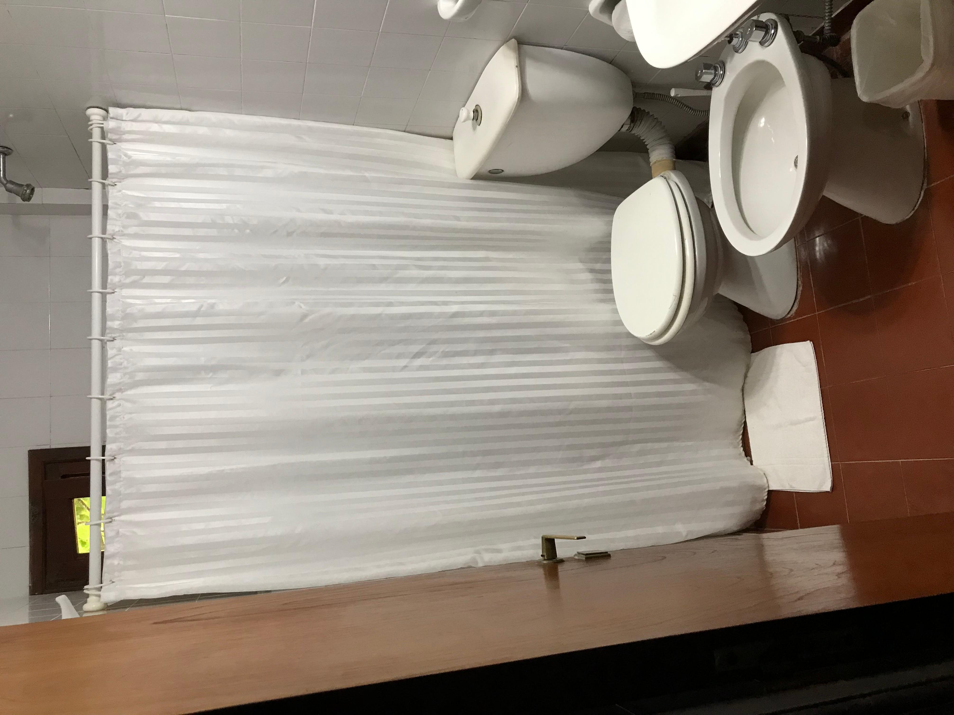image-housing-carousel