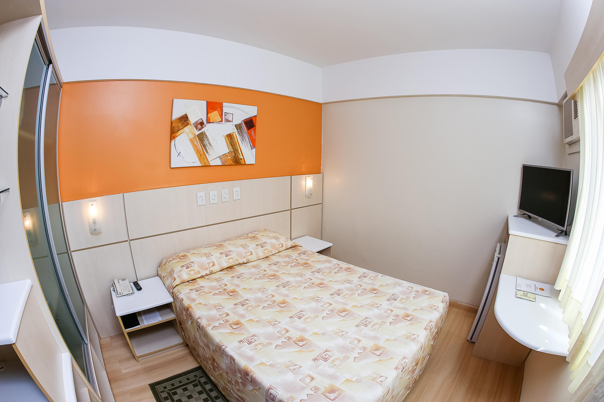 image-housing-carousel