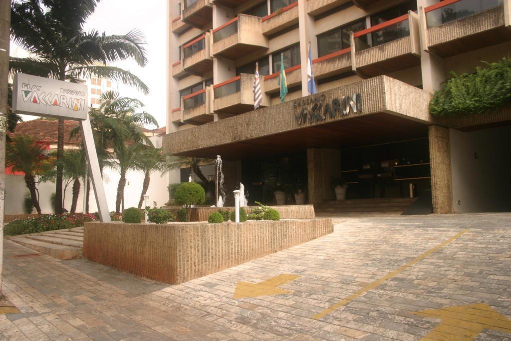 image-housing-carousel