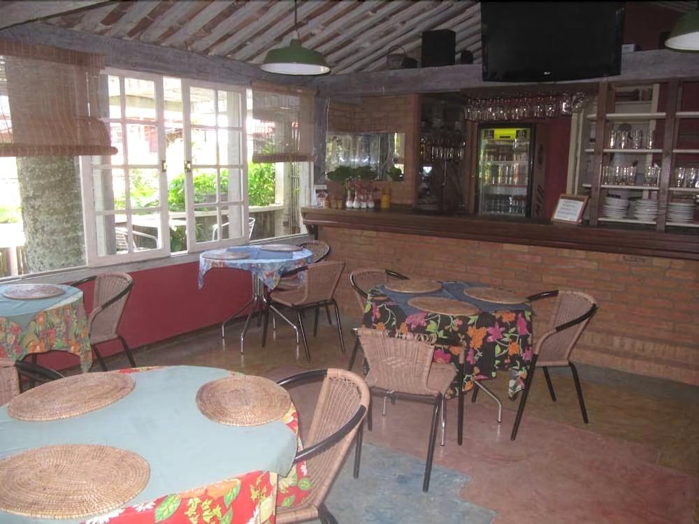 image-housing-carousel