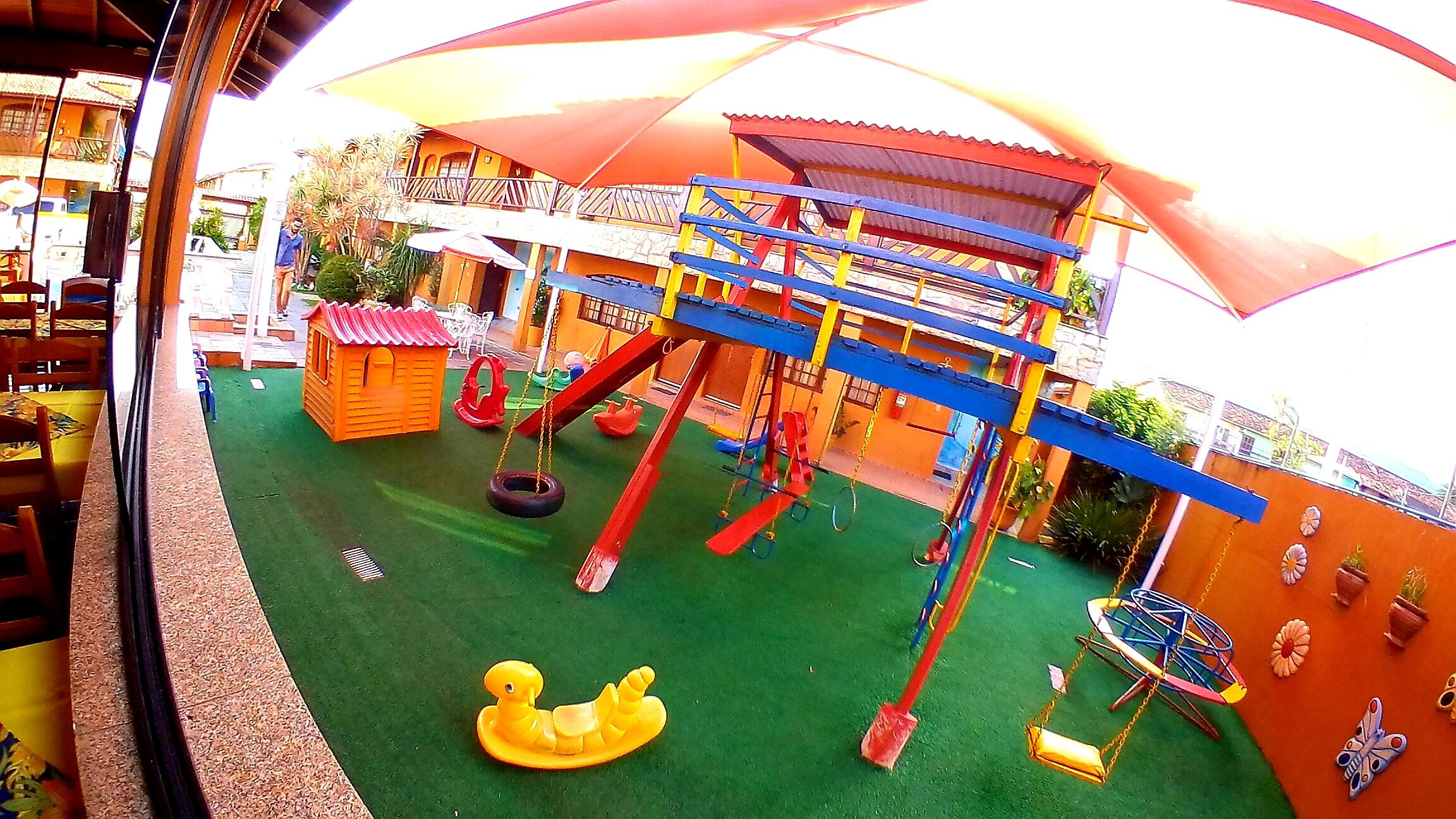 image-housing-carousel
