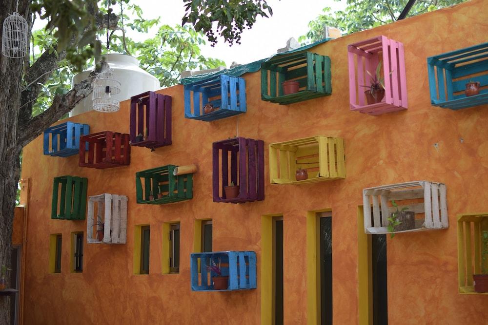 image-housing-carousel