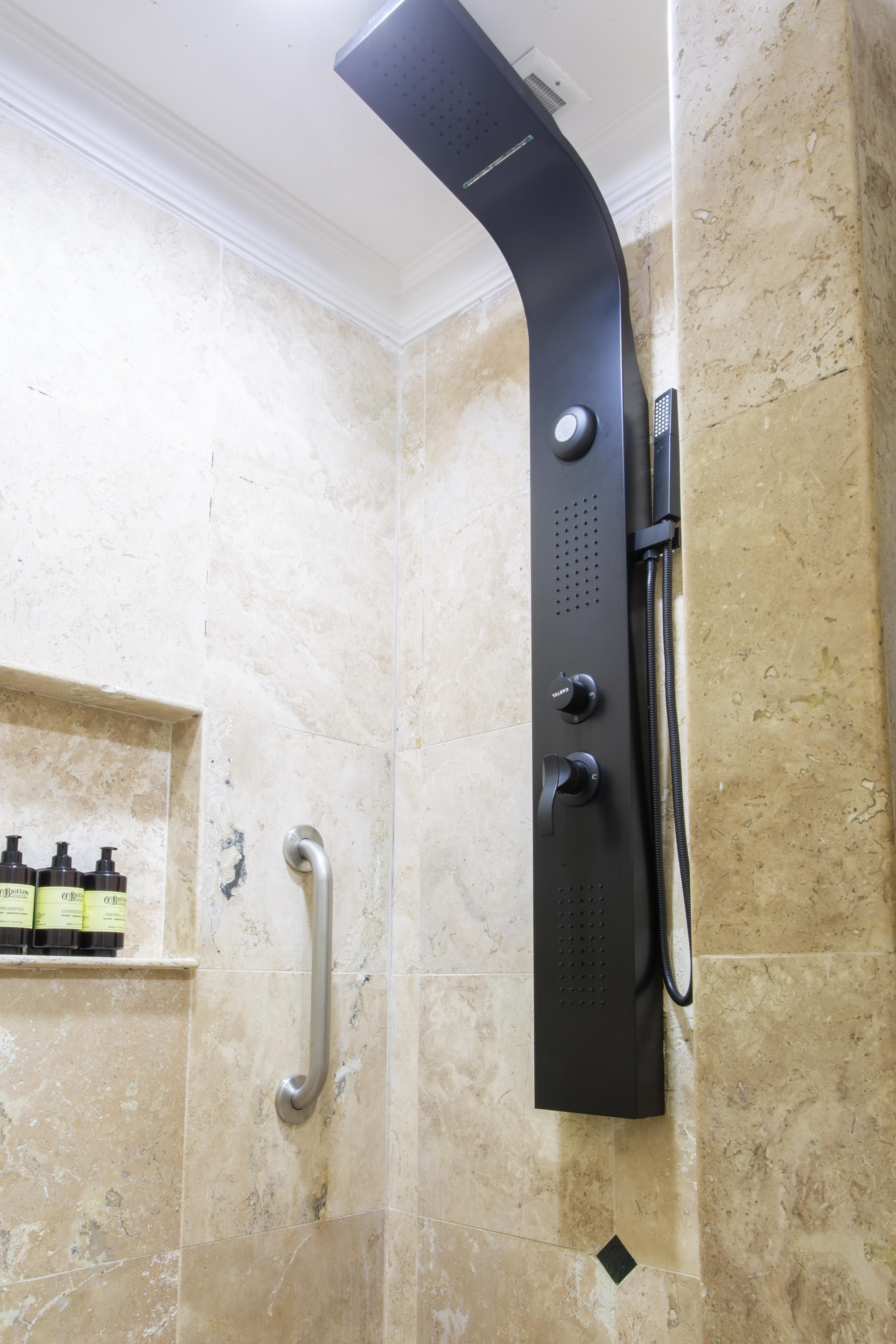 Suite Superior con Vista al Lago