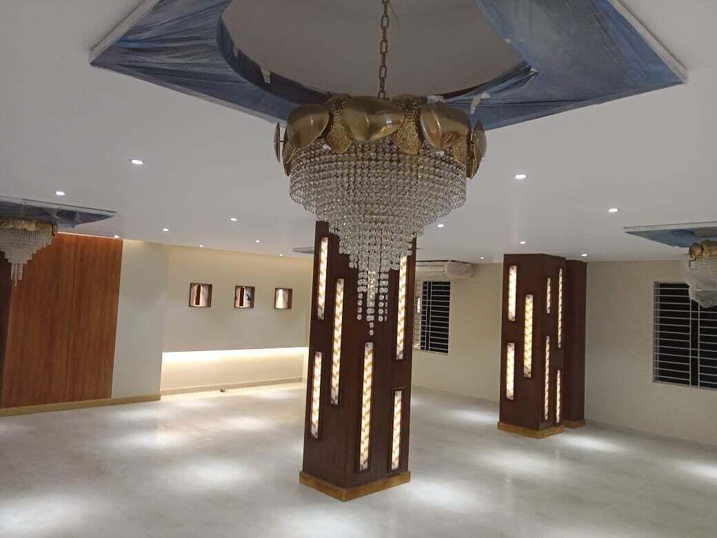 image-housing-carousel