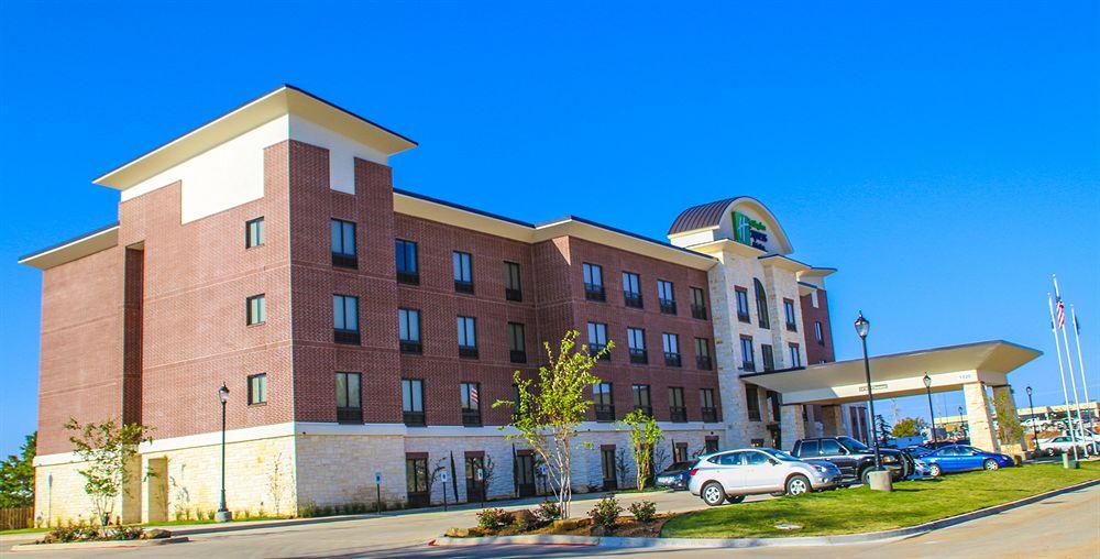 Holiday Inn Express & Suites Duncan, an IHG Hotel image