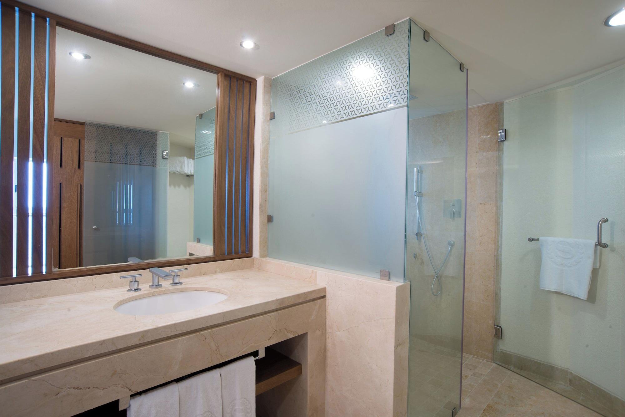 Habitación Deluxe, 2 camas dobles, vista al jardín, planta baja