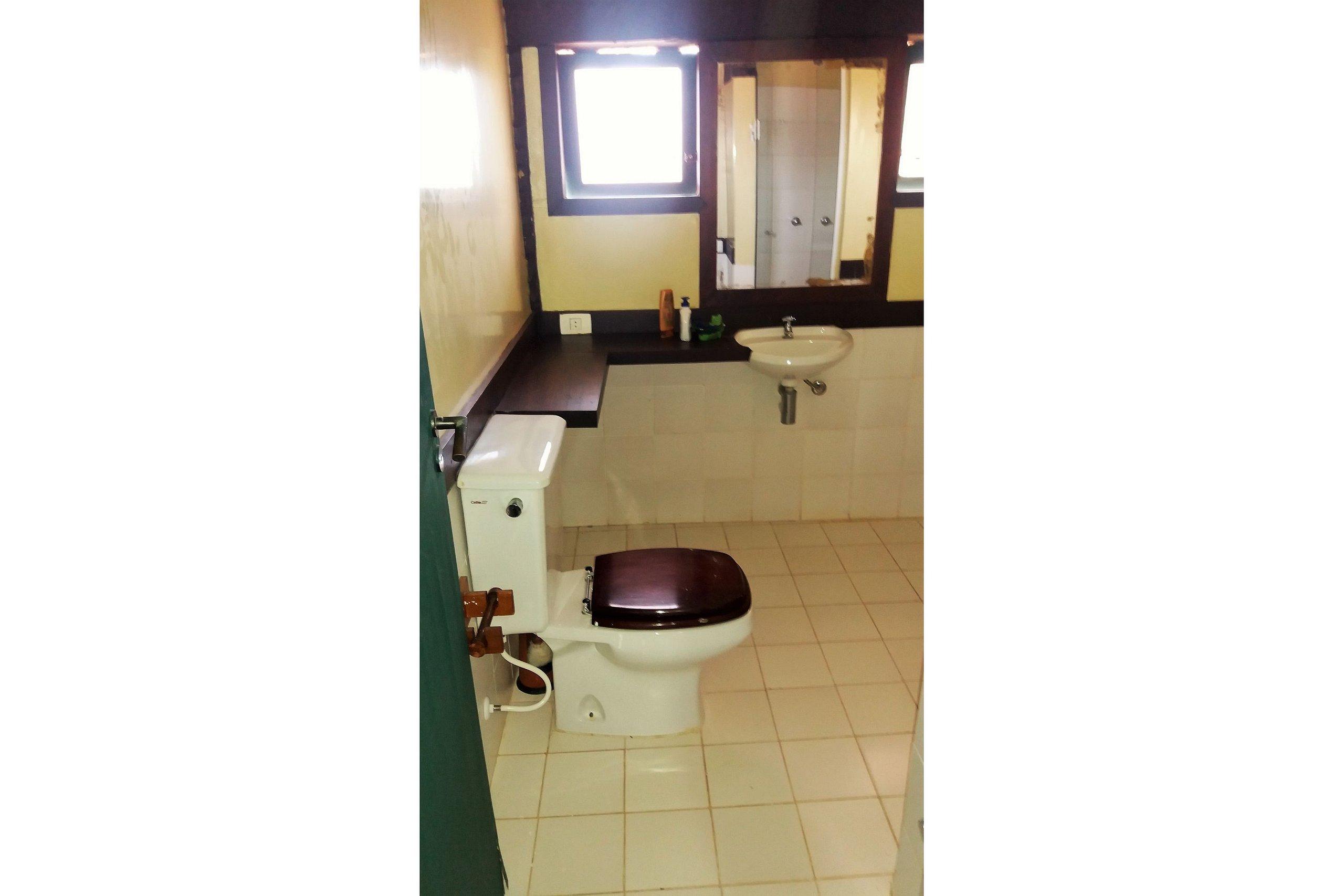 image-housing-carousel