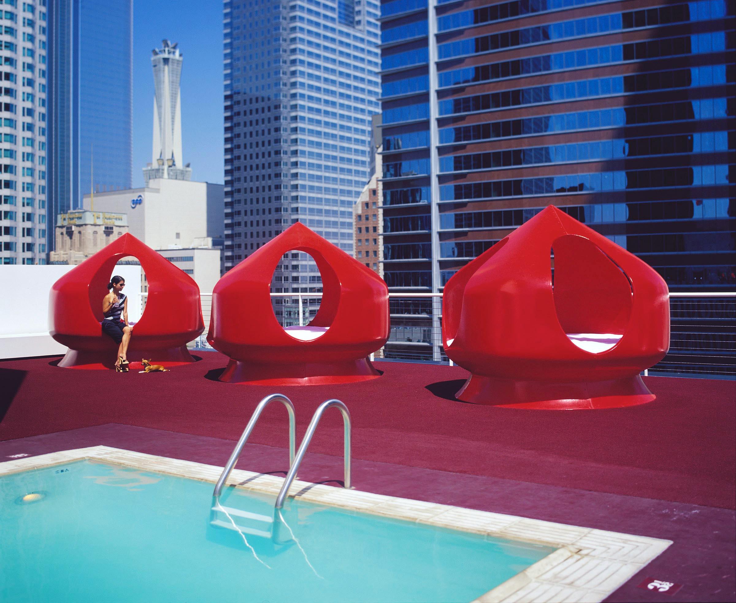 image-housing-carousel