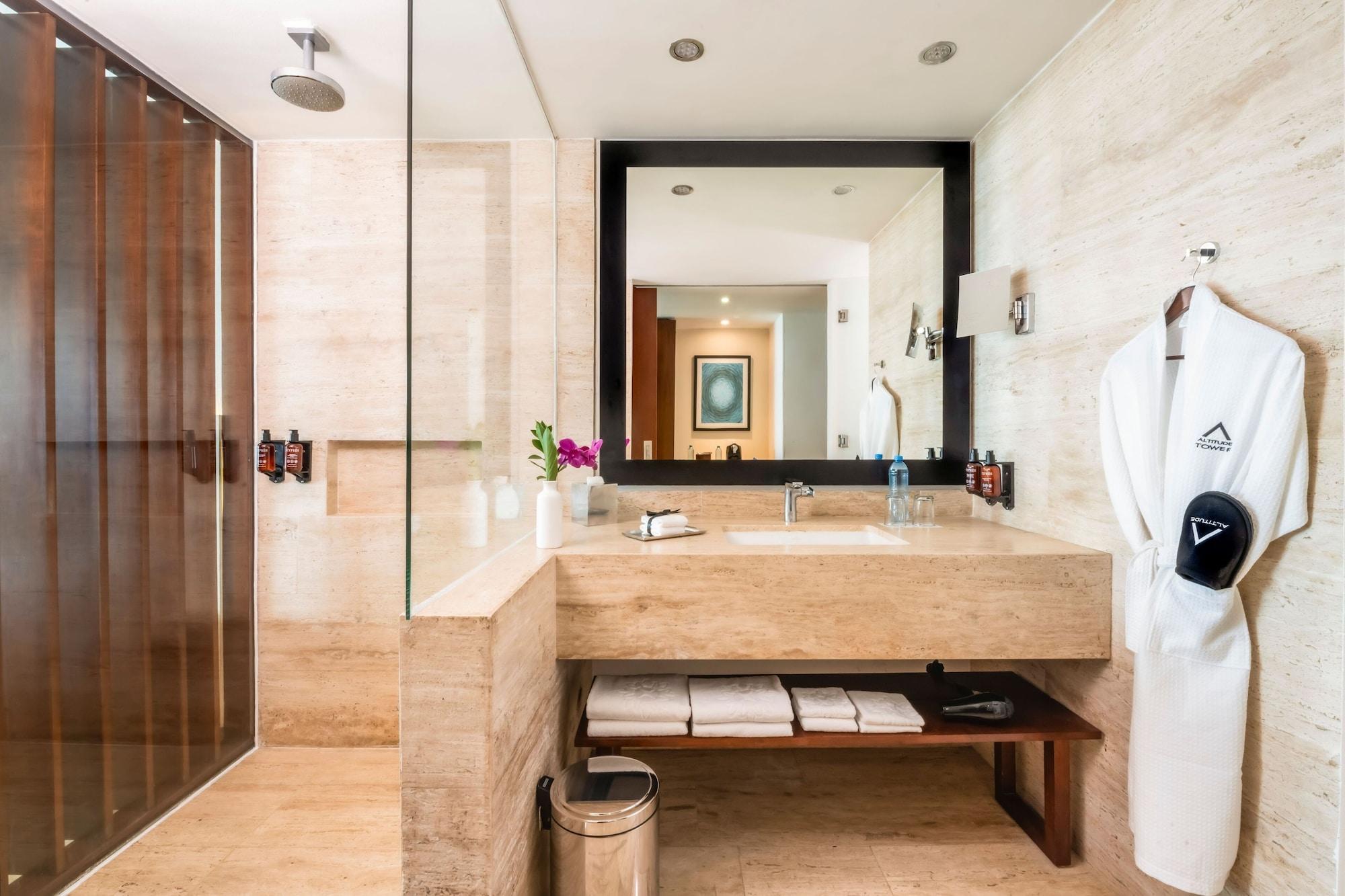 Altitude Suite Ocean Front