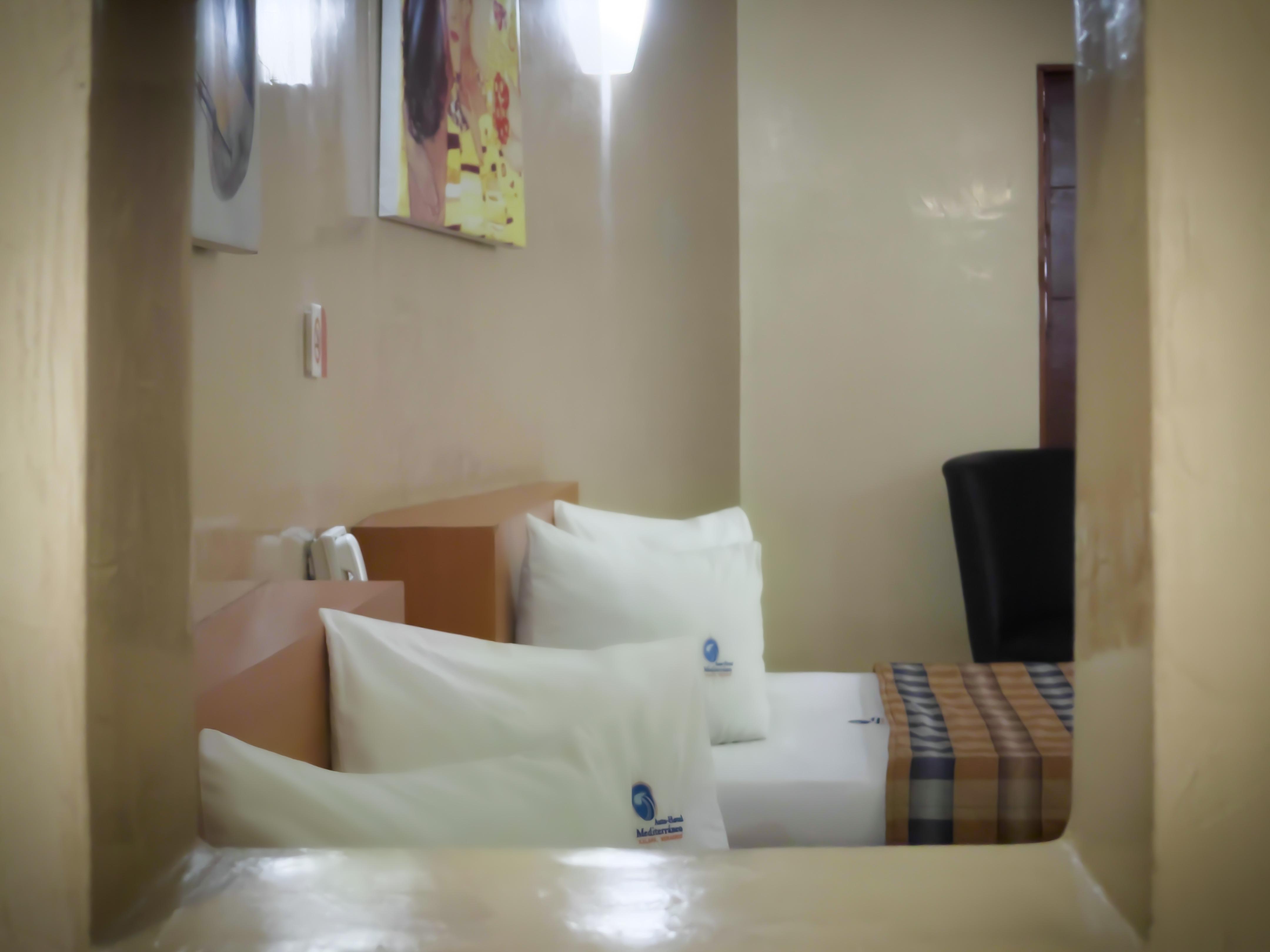 image-housing-carousel