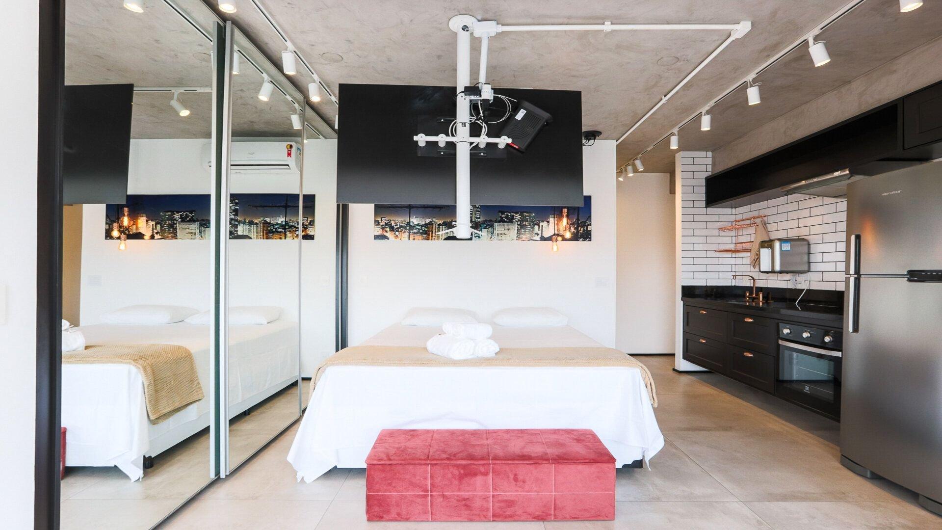 image-housing-carousel